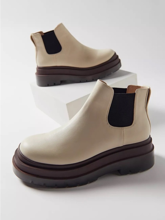 Urban Outfitters Shoes - UO Urban Outfitters Cream & Brown Dana Short Chelsea Boot Chunky Platform - 9